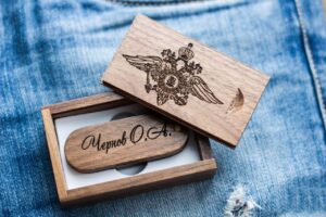 Раскрываем универсальность: где лазерная гравировка привлекает внимание