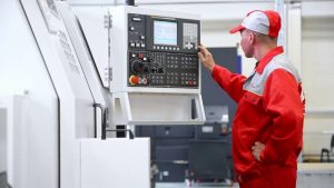 Наладчик станков и манипуляторов с ЧПУ: особенности профессии